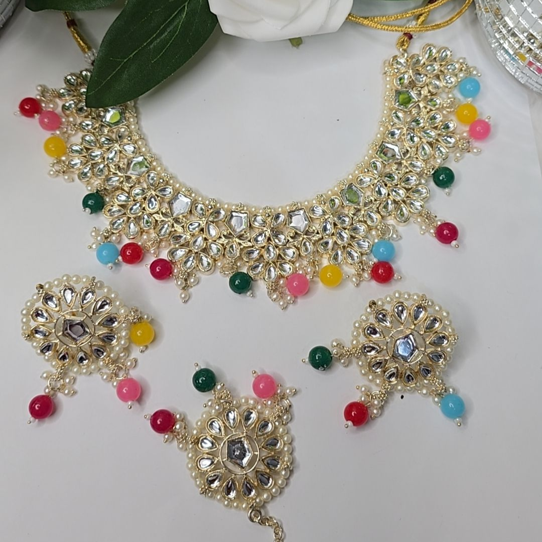 KUNDAN NECKLACE WITH STUDS