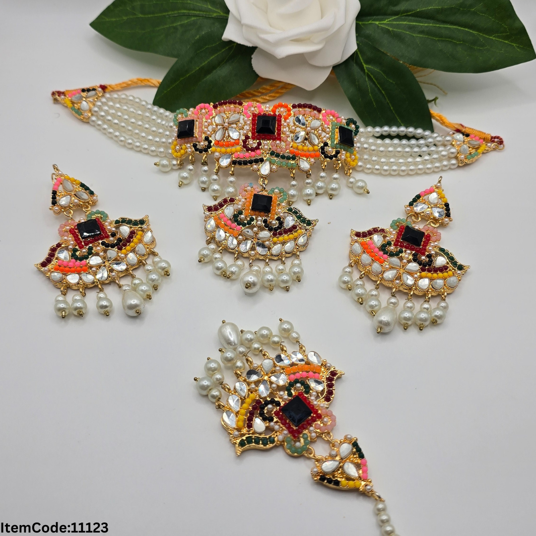NAURATAN CHOKER SET WITH EARRINGS TIKKA