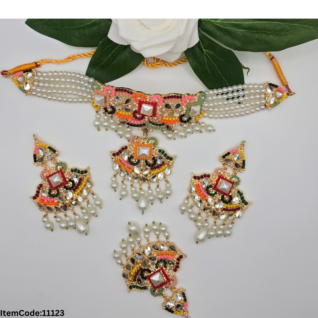 NAURATAN CHOKER SET WITH EARRINGS TIKKA