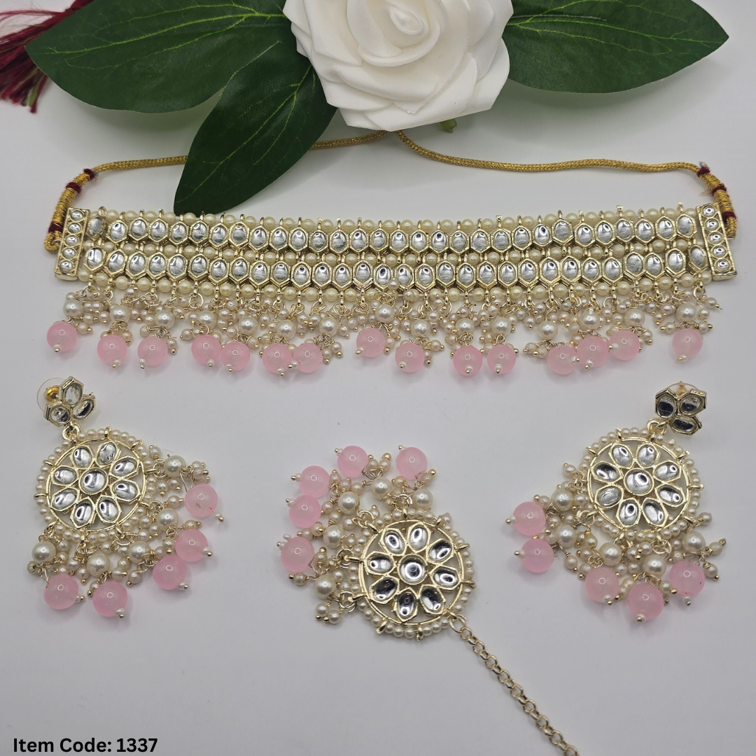 KUNDAN CHOKER WITH EARRINGS TIKKA