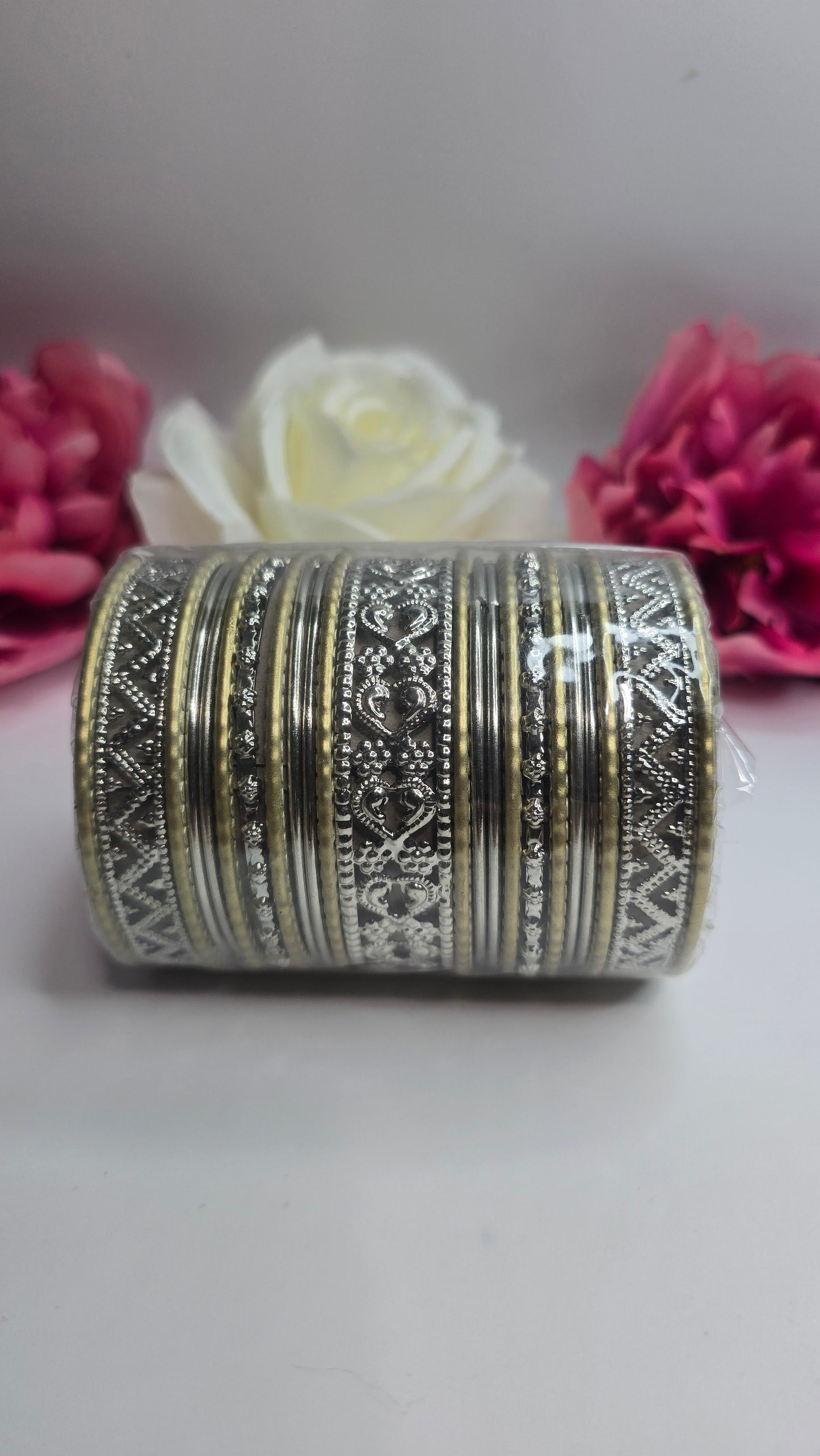 ANTIOUE SILVER BANGLES SIZE 2/4