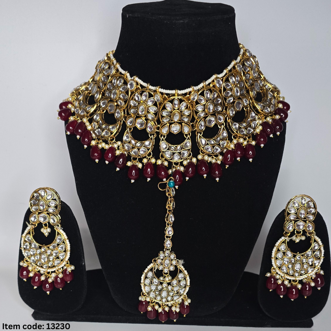 KUNDAN NECKLACE SET WITH EARRINGS TIKKA