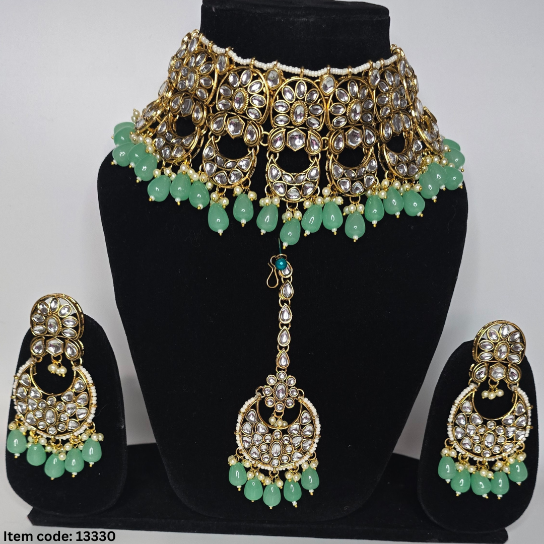 KUNDAN NECKLACE SET WITH EARRINGS TIKKA
