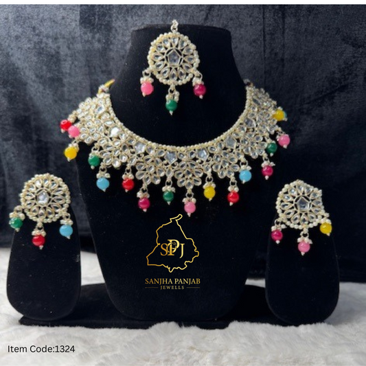 GOLD PLATED NECKLACE WITH EARRINGS TIKKA