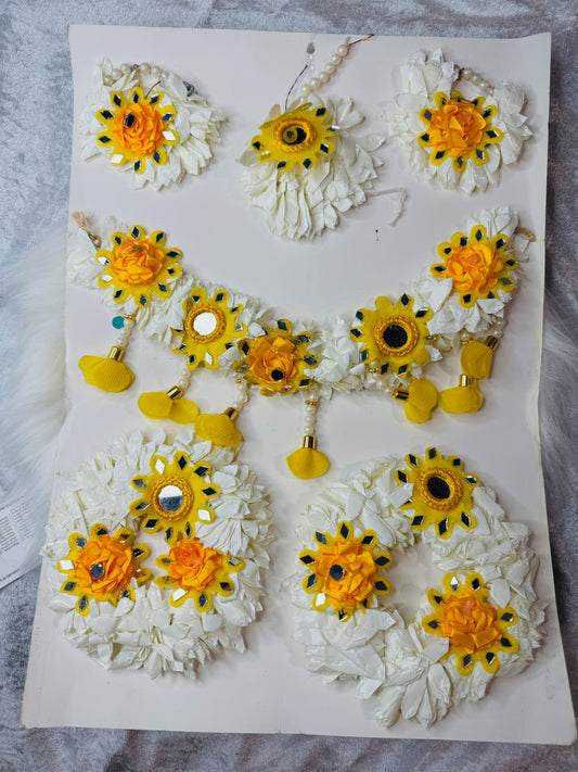 Flower Tikka Earrings and Necklace SetFLOWER NECKLACE WITH EARRINGS TIKKA SET